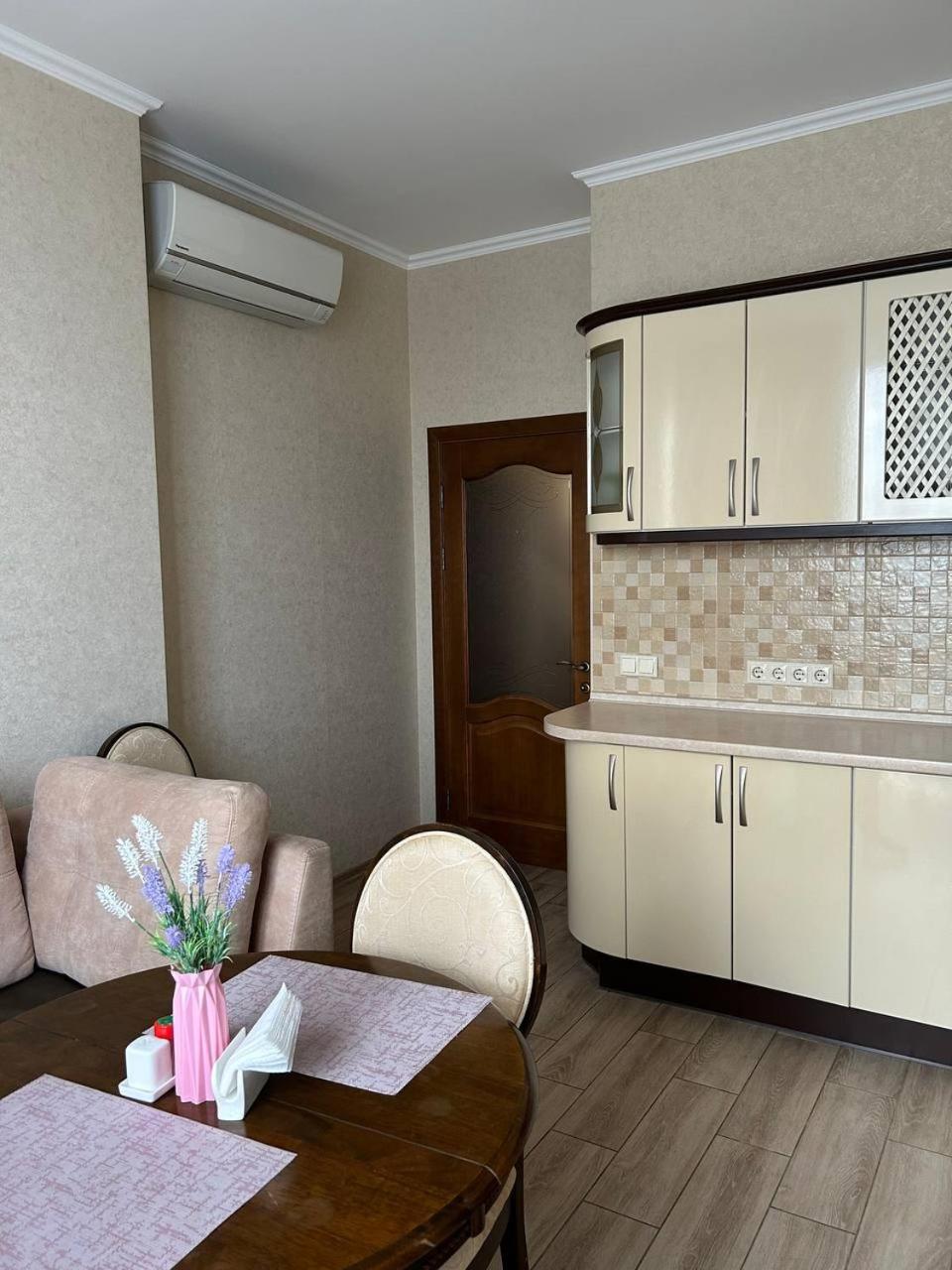 Apart Assistant On Smart Plaza Kiev Exterior foto